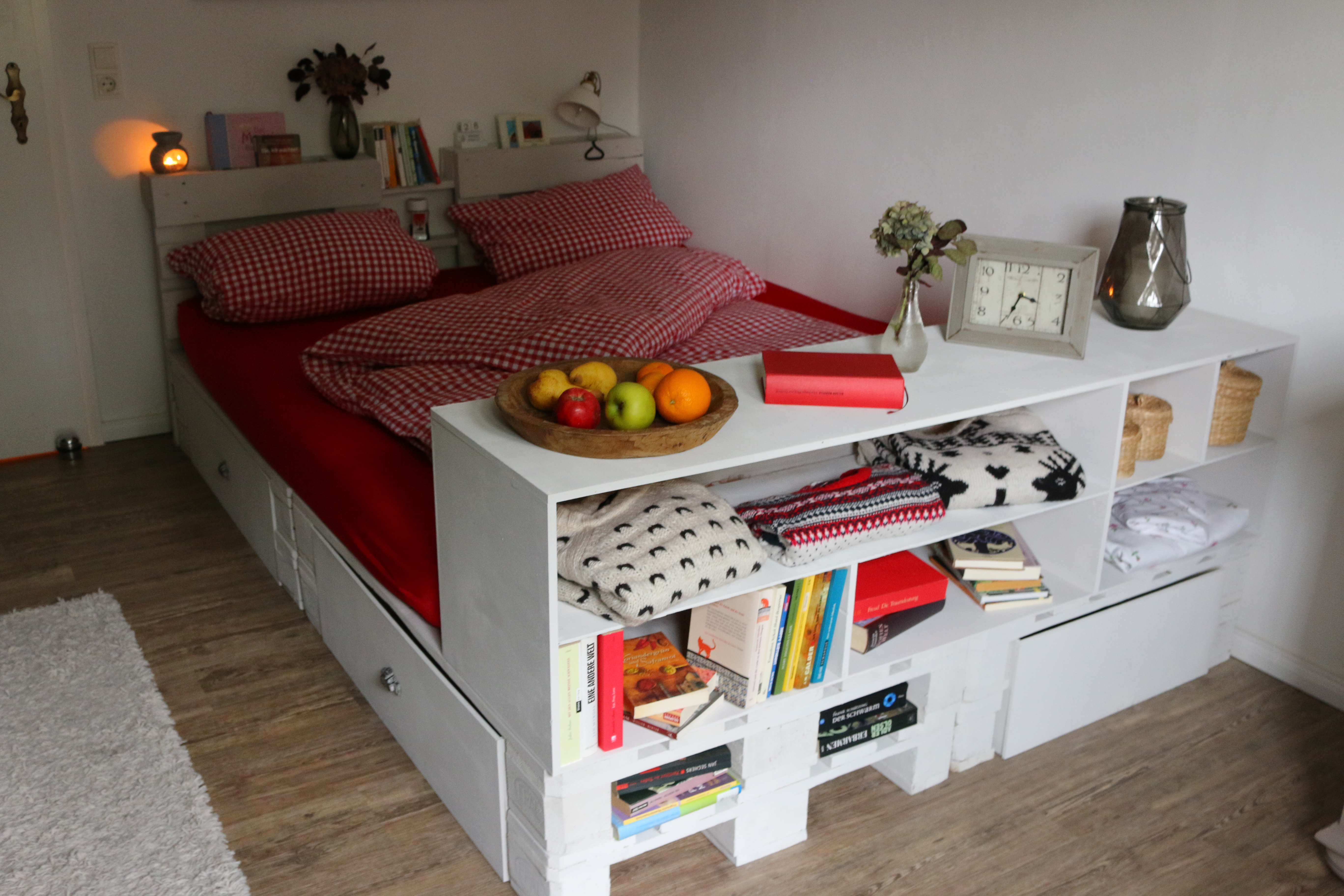 wunderschönes Palettenbett