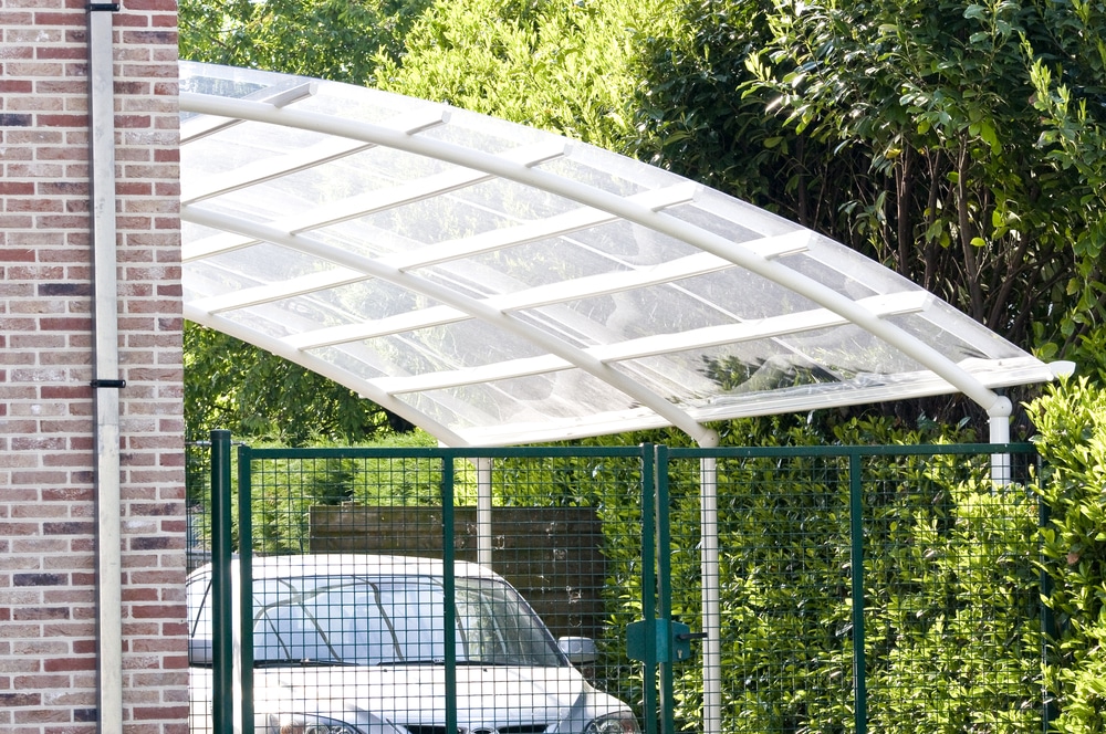 Carport mit Plexiglas
