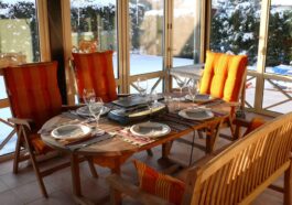 großer, mehrfach verglaster Wintergarten