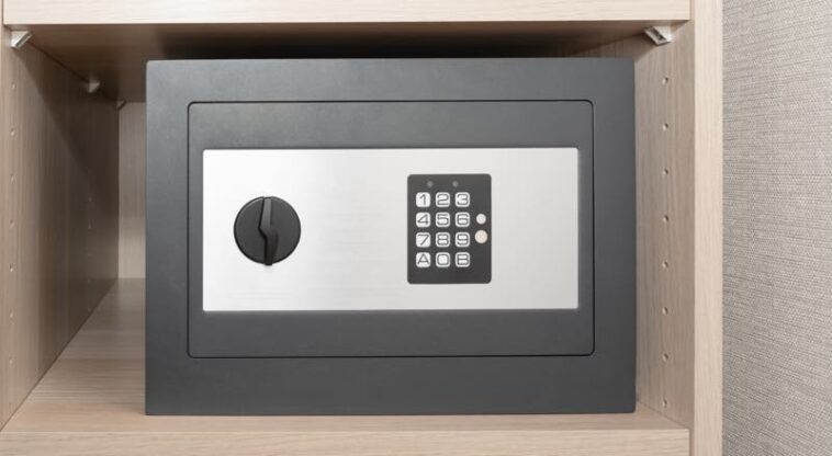 Möbeltresor einbauen